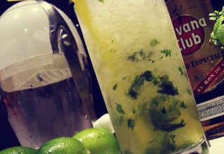 Do Carbonated Drinks Cause Cellulite? - Soda Pop, Sparkling Water!